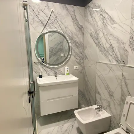 Apartament Central Apartment With Balcony